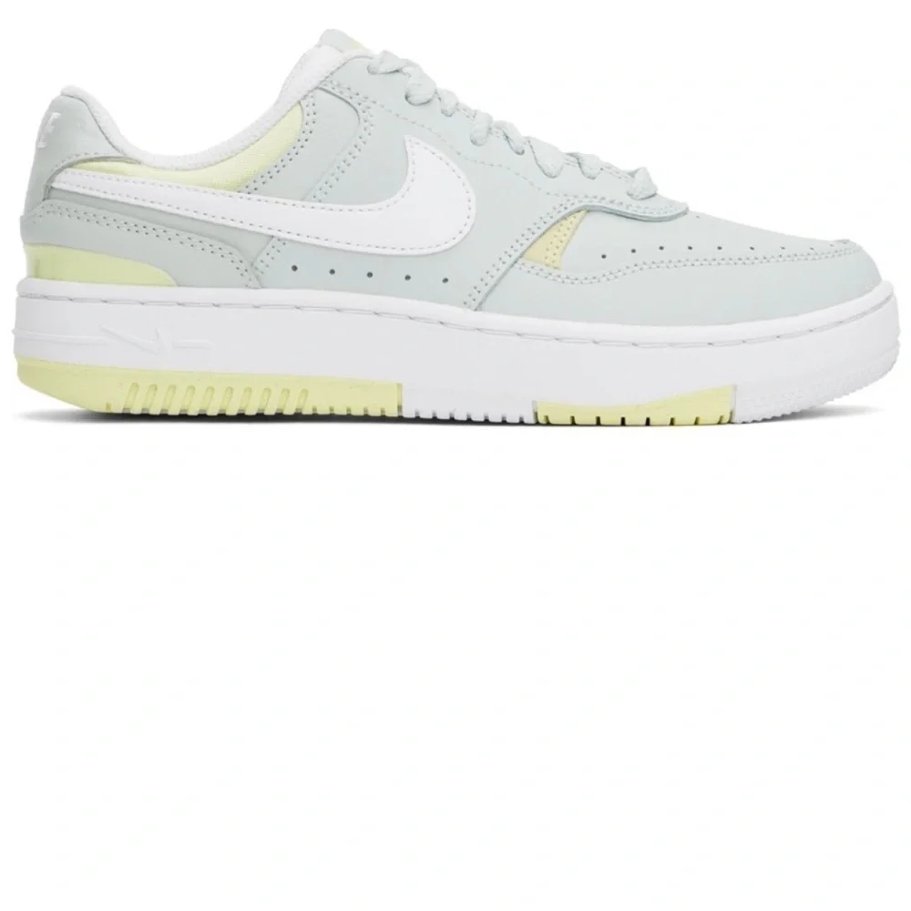 Nike Gamma Force Sneakers in Light silver/White/Life lime Size 6.5